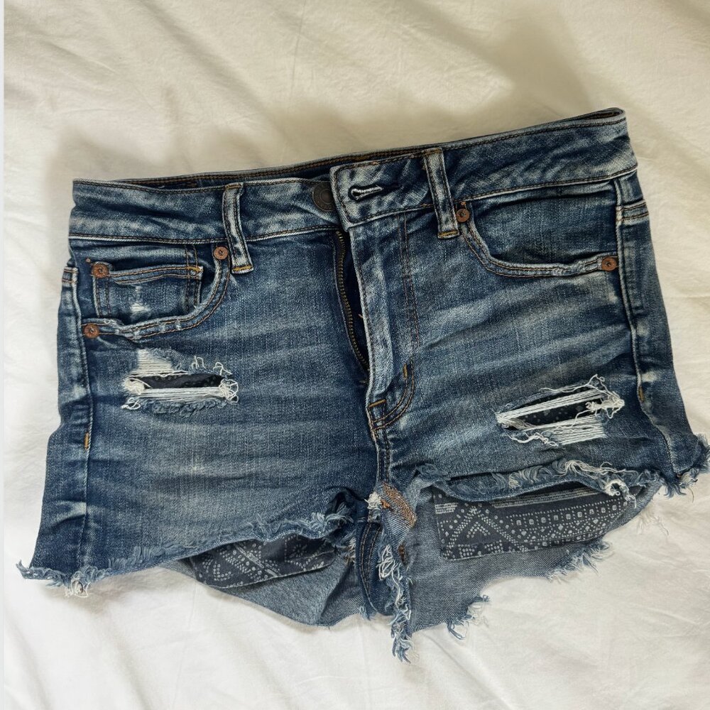 American Eagle Patterned Pocket Denim Shorts Size 6